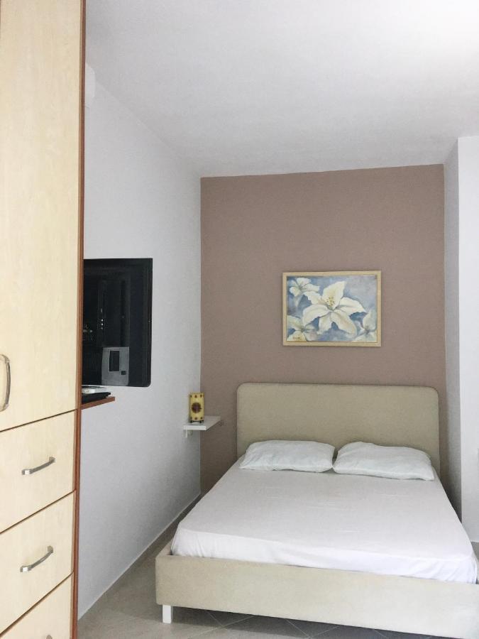 Lr Apartments Sarandë Eksteriør billede